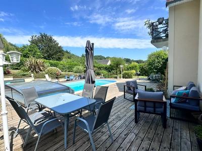 Maison - 275 m² - 9 pièces