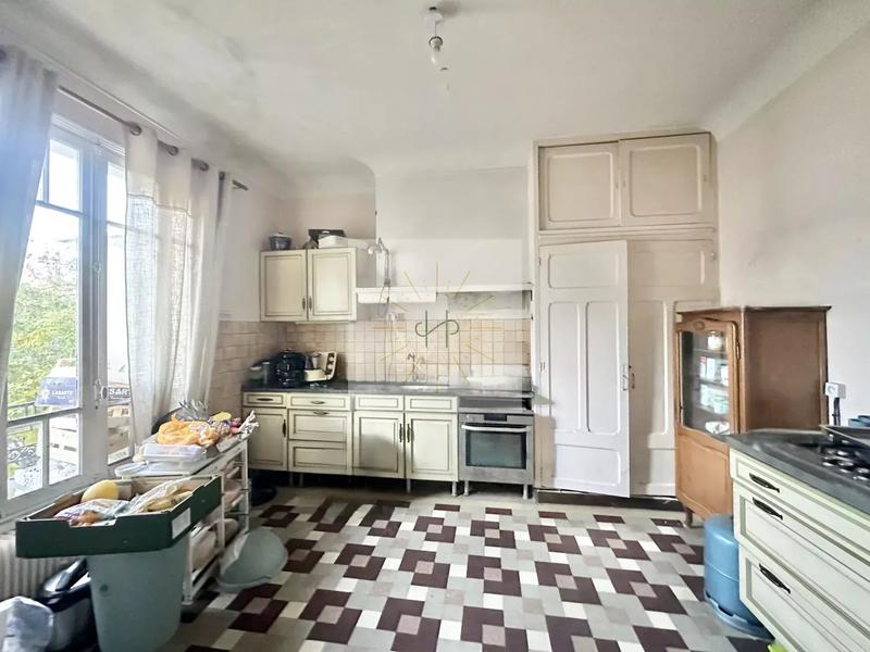 Maison - 150 m² - 9 pièces