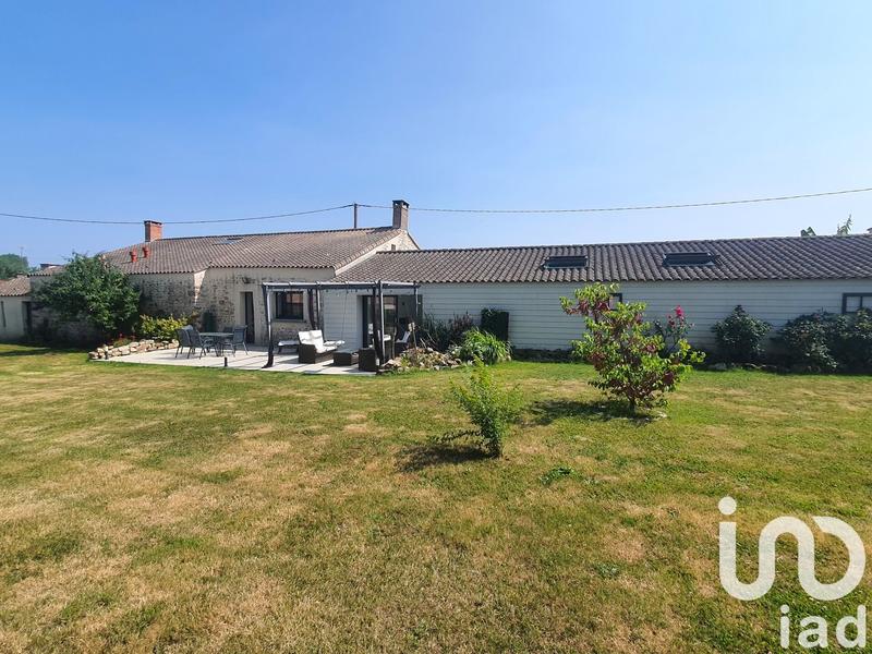 Maison - 360 m² - 8 pièces