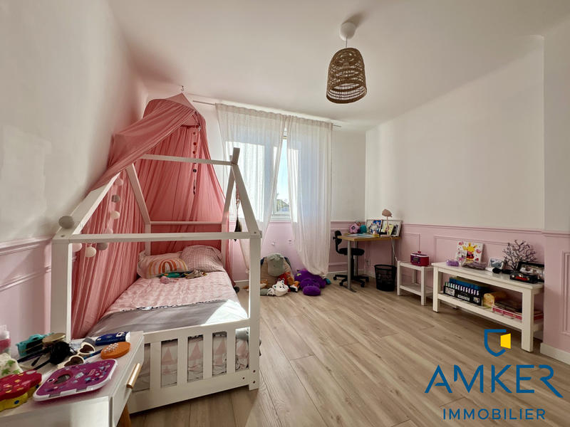 Maison - 200 m² - 7 pièces