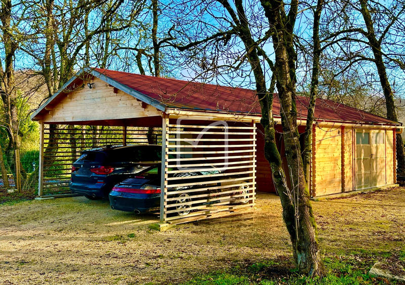 Maison - 255 m² - 9 pièces