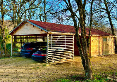 Maison - 255 m² - 9 pièces