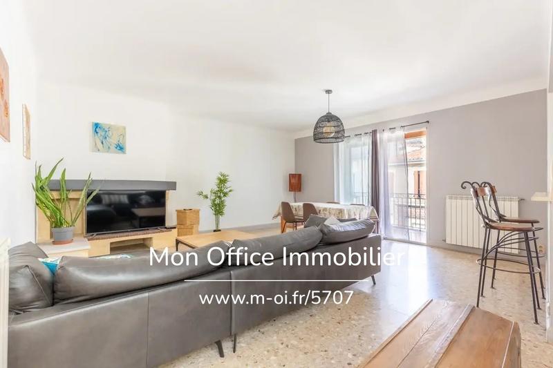 Maison - 225 m² - 8 pièces