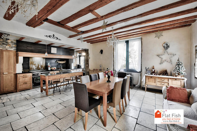 Maison de village - 322 m² - 8 pièces