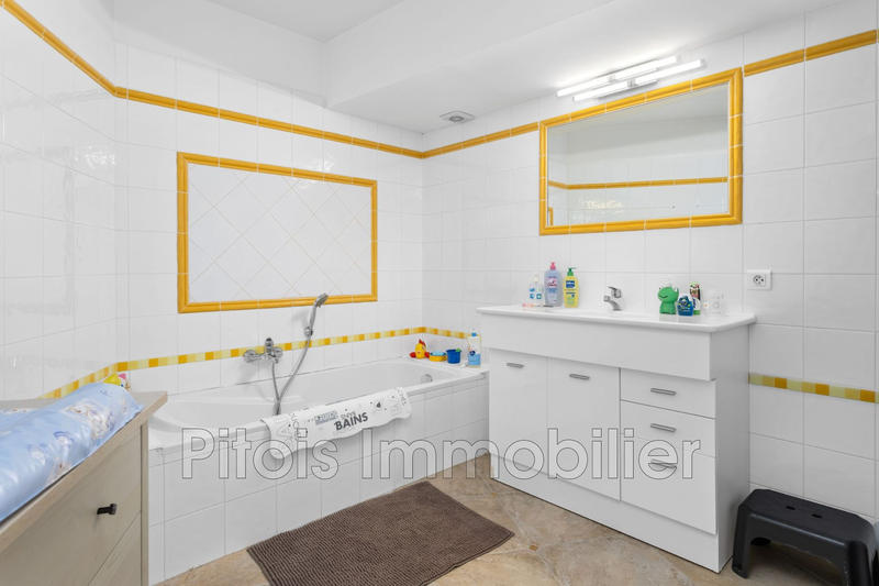 Maison - 294 m² - 5 pièces