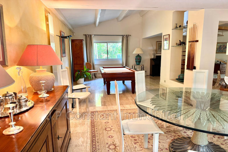 Villa - 260 m² - 6 pièces