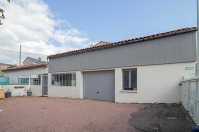 Maison - 221 m² - 9 pièces