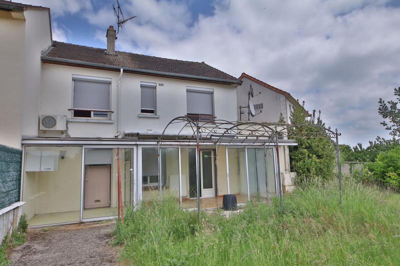 Maison - 90 m² - 6 pièces