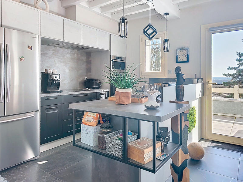 Maison - 216 m² - 7 pièces