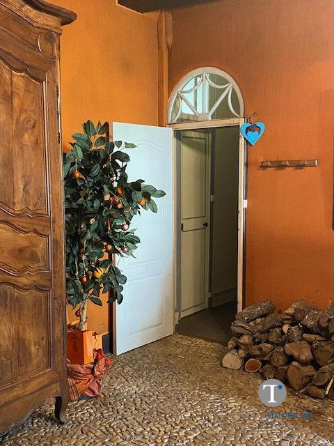 Maison ancienne - 700 m² - 14 pièces