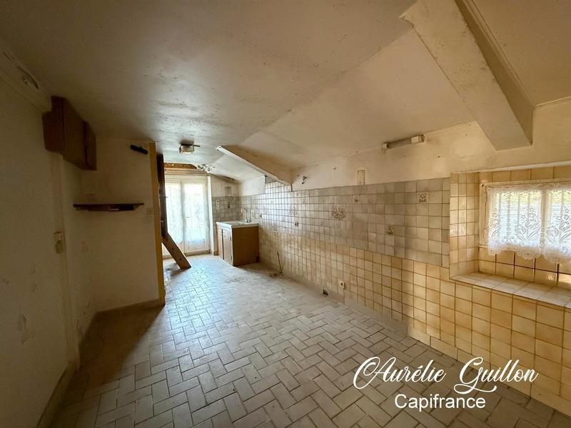 Maison - 250 m² - 15 pièces