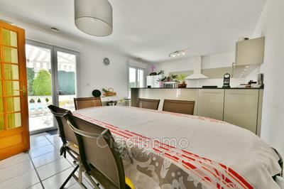 Villa - 179 m² - 8 pièces