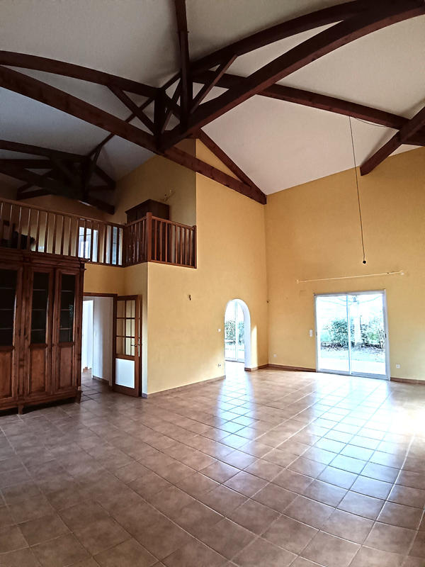 Maison - 230 m² - 8 pièces