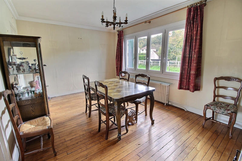 Maison - 99 m² - 6 pièces