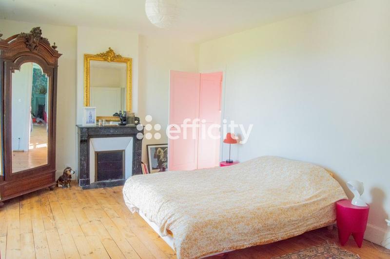 Maison - 274 m² - 8 pièces