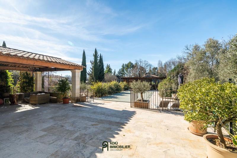 Villa - 205 m² - 6 pièces