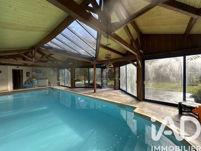 Maison - 268 m² - 9 pièces