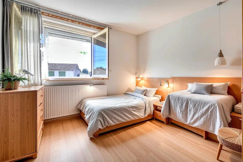 Maison - 93 m² - 5 pièces