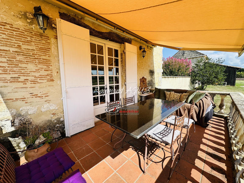 Maison - 390 m² - 14 pièces