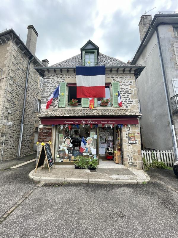 Maison ancienne - 204 m² - 7 pièces