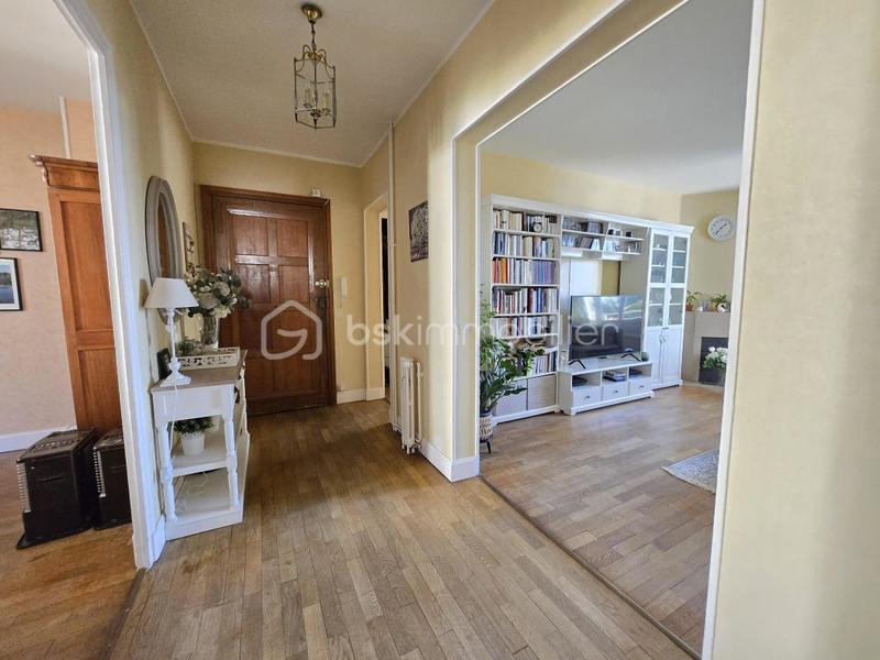 Appartement - 99 m² - 4 pièces