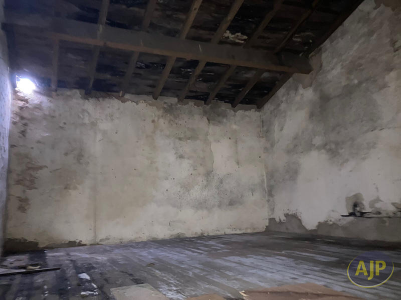 Immeuble - 70 m² - 2 pièces