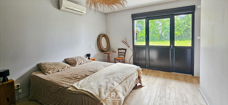 Maison - 280 m² - 8 pièces