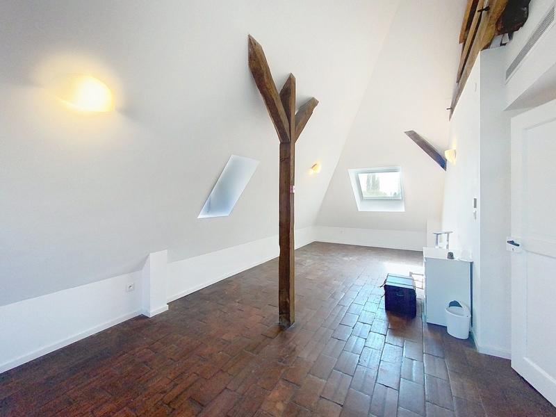 Maison - 299 m² - 9 pièces