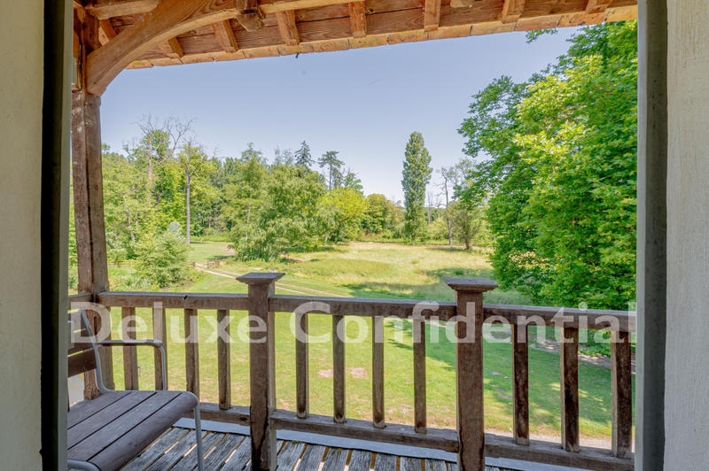 Maison - 900 m² - 20 pièces