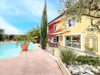 Maison - 310 m² - 8 pièces