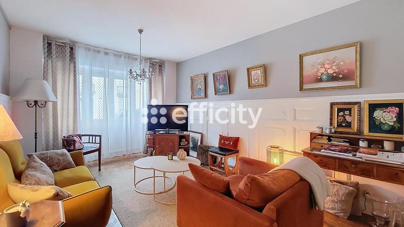 Maison - 200 m² - 7 pièces