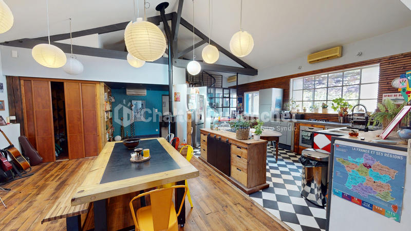 Maison - 200 m² - 6 pièces