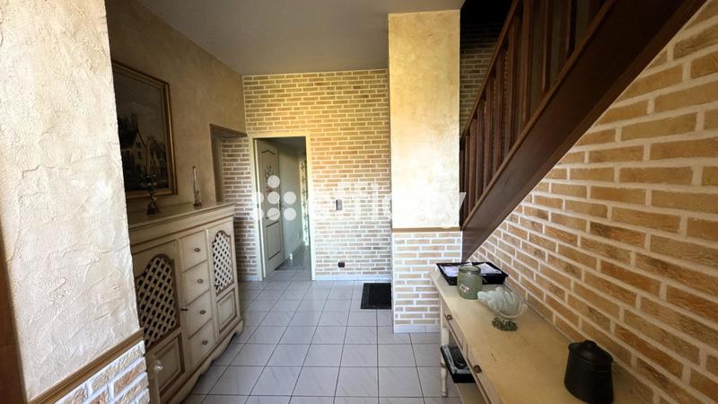 Maison - 255 m² - 7 pièces
