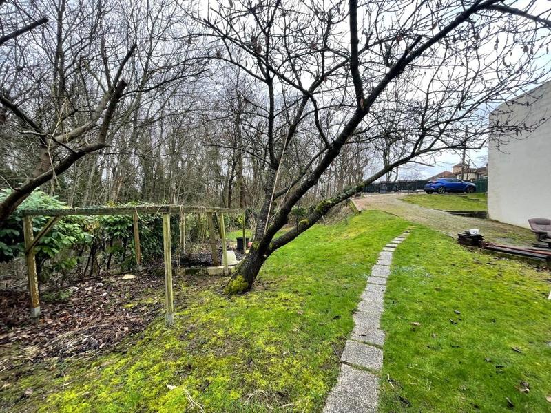 Maison - 209 m² - 4 pièces