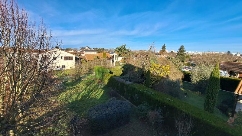 Maison - 181 m² - 7 pièces