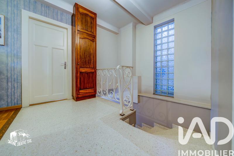 Maison - 212 m² - 10 pièces