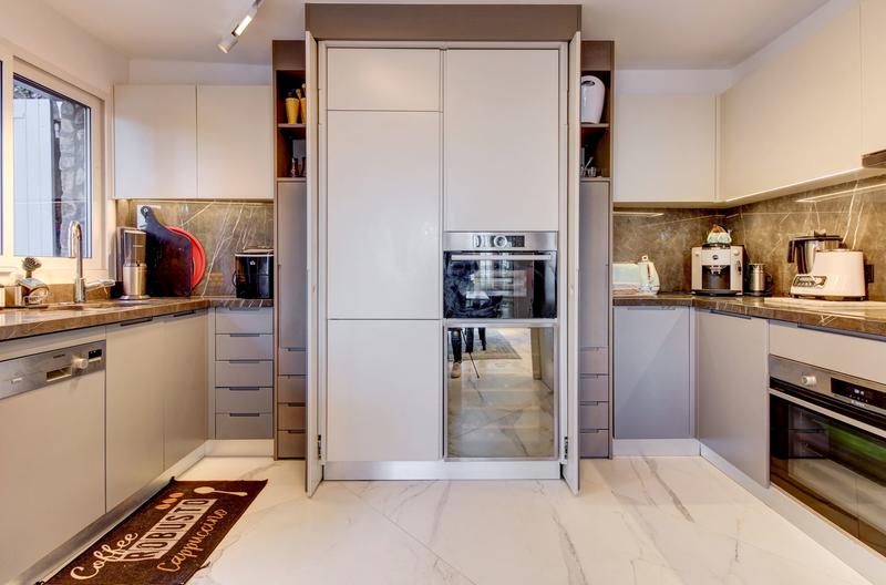 Maison - 261 m² - 6 pièces