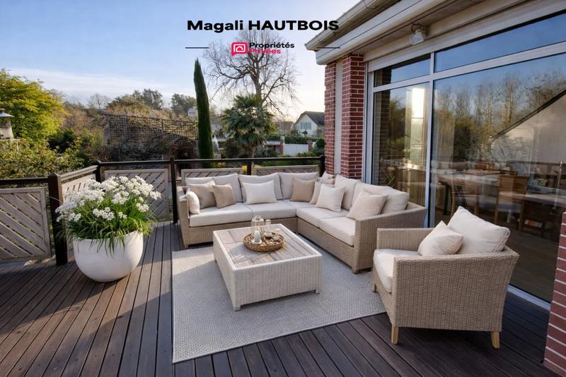 Villa - 220 m² - 10 pièces