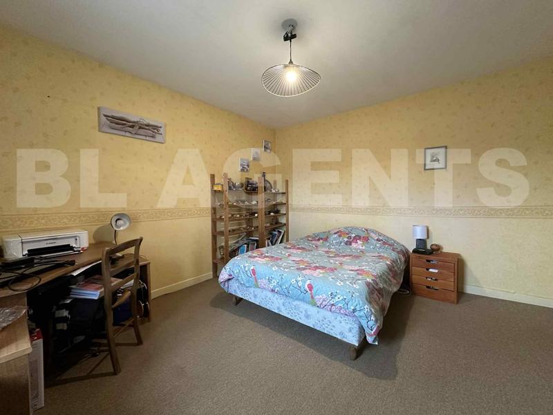 Maison - 180 m² - 8 pièces