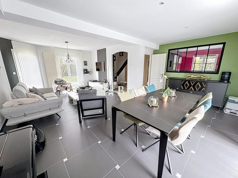 Maison - 106 m² - 5 pièces