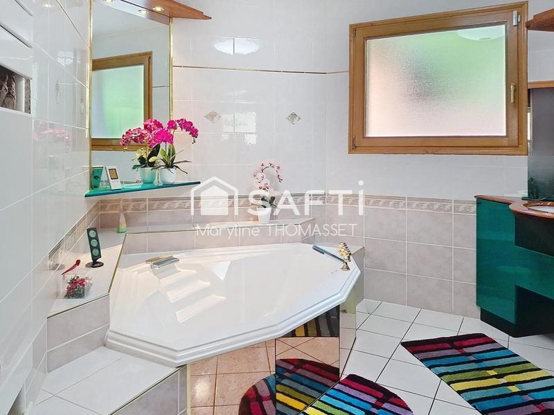 Maison - 295 m² - 8 pièces