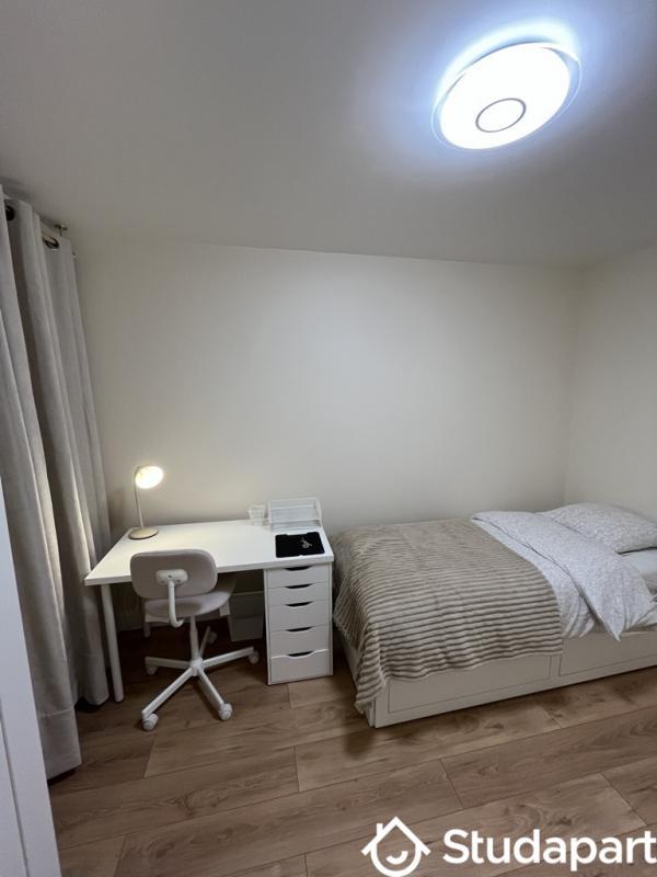 Chambre - 10 m² - 1 pièce