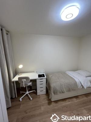 Chambre - 10 m² - 1 pièce