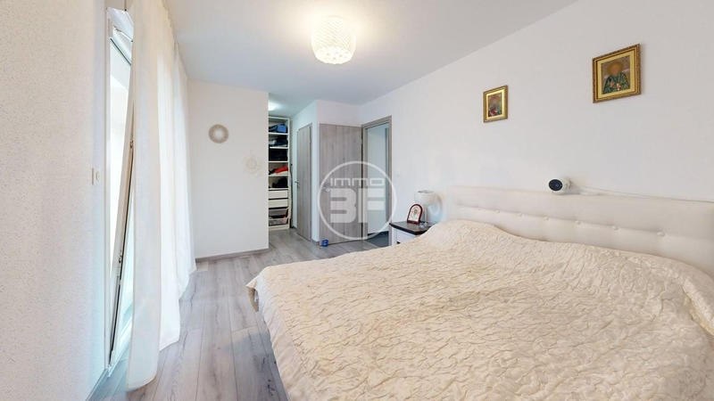 Maison - 250 m² - 7 pièces