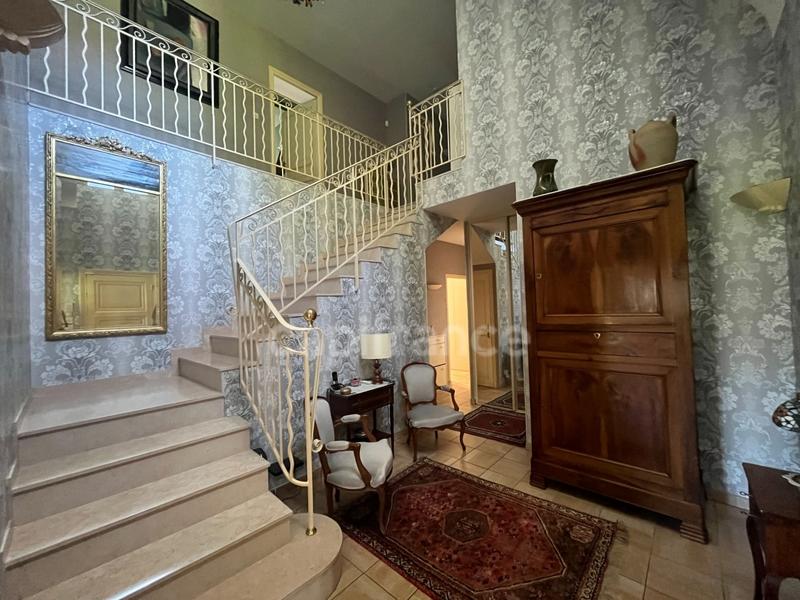 Maison - 268 m² - 8 pièces