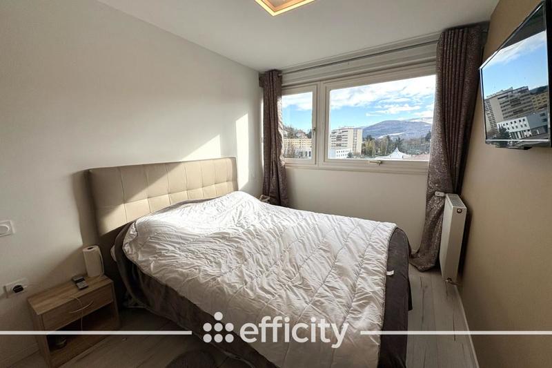 Appartement - 82 m² - 4 pièces