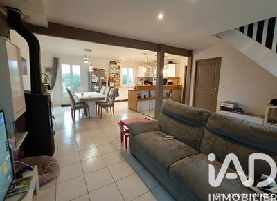 Maison - 95 m² - 4 pièces