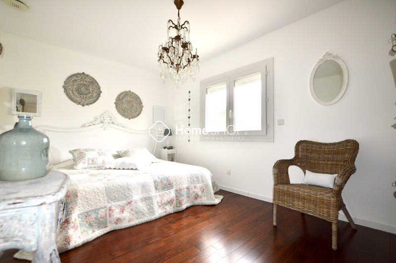 Mas - 510 m² - 10 pièces