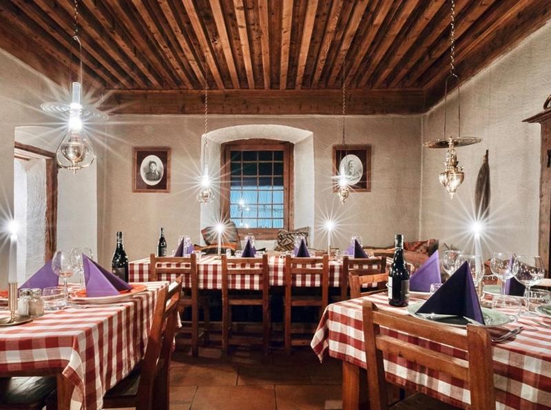 Local commercial - 1 074 m² - 30 pièces