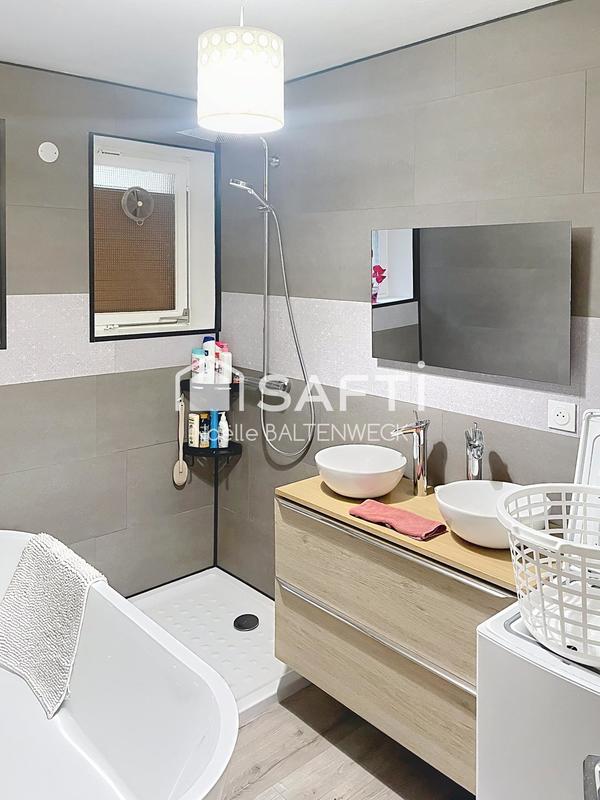 Maison - 90 m² - 5 pièces